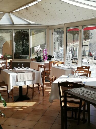 le relais de sully, Book Hotel Hoteller i Rhône-Alps med parkering, Parkering
