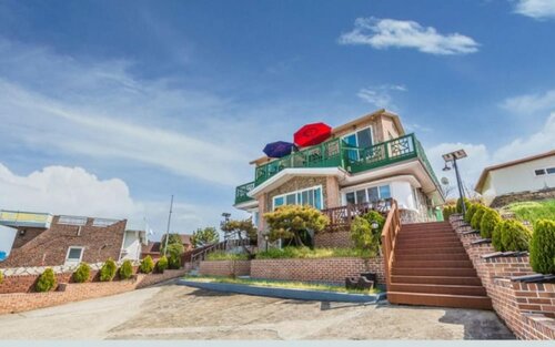 Namhae Rising Sun Landscape Pension, Забронировать Отель Намхэ Кёнсан-Намдо
