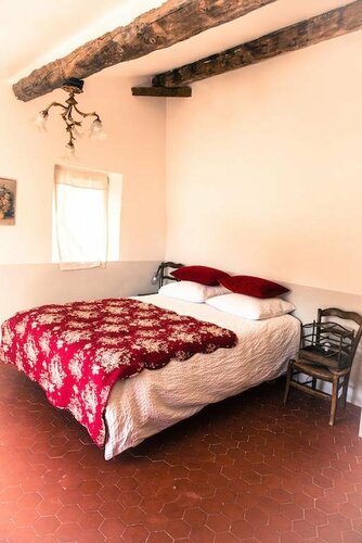 La Chambre 21, Entrevaux EN Provence, proche de Nice, Забронировать Отель Кастеллан 