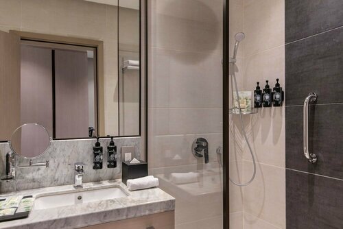 Ramada by Wyndham Riyadh King Fahd Road, Забронировать Отель Эр-Рияд  округ Эр-Рияд, рядом с Riyadh Golf Courses