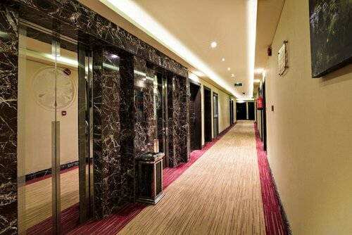 Ebreez Hotel, Забронировать Отель Аль-Хамра 