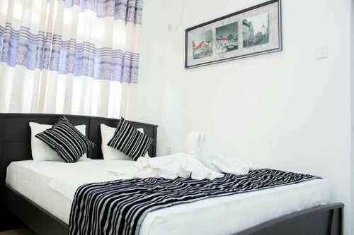 Funwhales Rest House, Забронировать Гостевой дом Негомбо Округ Гампаха