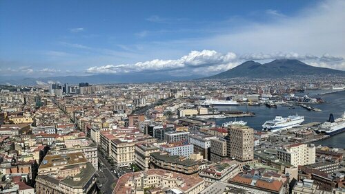 Napoli City Inn, Забронировать Отель «постель и завтрак» Пьяцца-дель-Плебишито Неаполь, рядом с Bourbon Tunnel