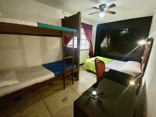 Ding-Dong Hostel, Đặt Nhà trọ Nhà trọ tại Cali, Nhà trọ