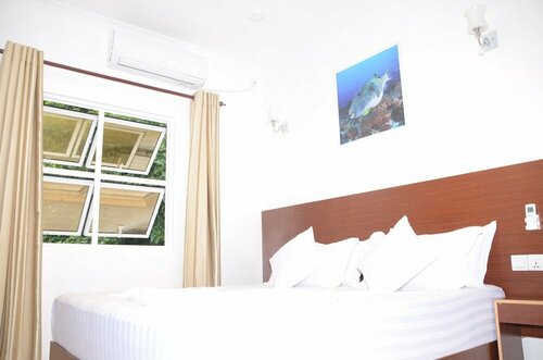 Cornerstay at Dhangethi, Забронировать Отель Отели Атолла Алиф-Дхаалу 3 звезды, 3*