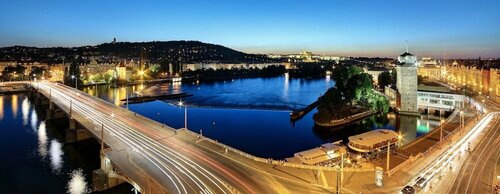 Dancing House hotel - Tančící dům, Забронировать Отель Бизнес-отели Праги, рядом с Студия Йозефа Судека, 4* 5*