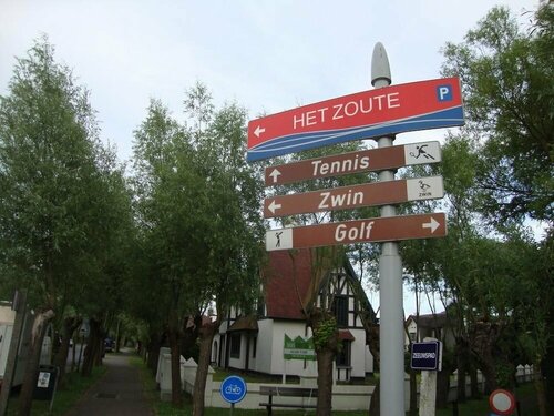 Knokke-Zoute - Exclusive Sun and Sea Village Near Bruges, Забронировать Отель Отели Knokke с парковкой, Парковка