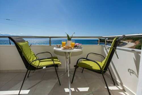 Villa Armonia - Beachfront Majestic Retreat, Забронировать Вилла Виллы Мессиния, Вилла