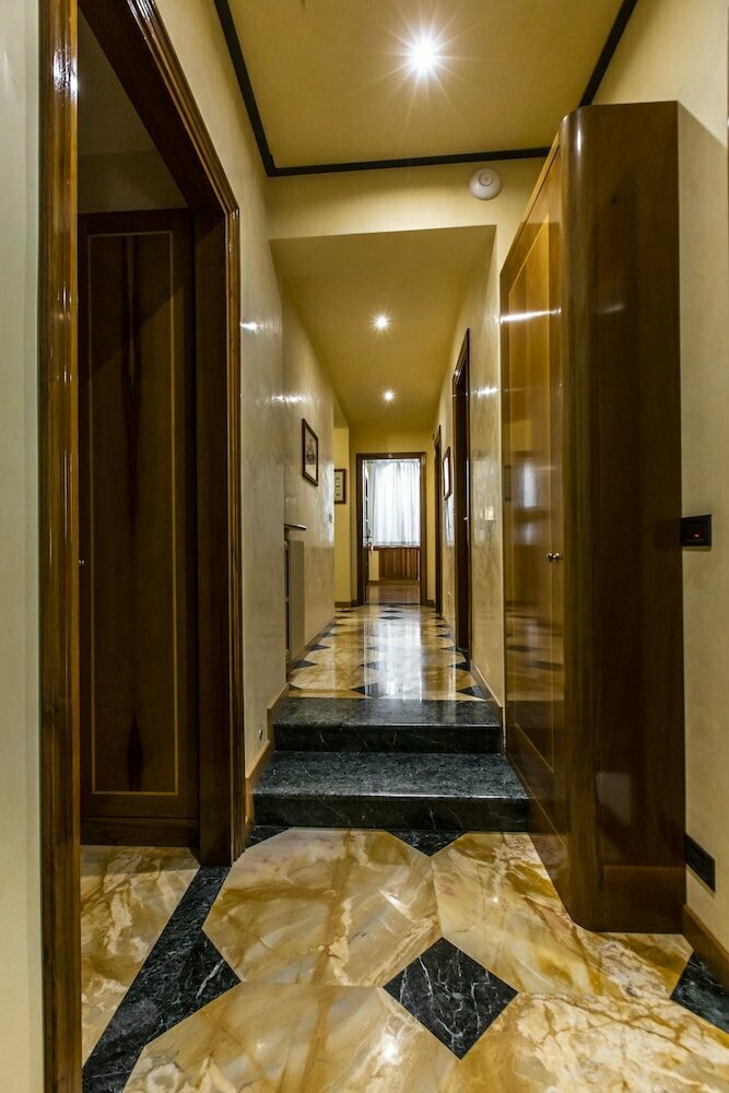 San Marco Deluxe Suites R&R