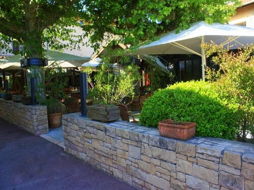 Logis Tante Yvonne, Book Hotel Hoteller i Rhône-Alps med parkering, Parkering
