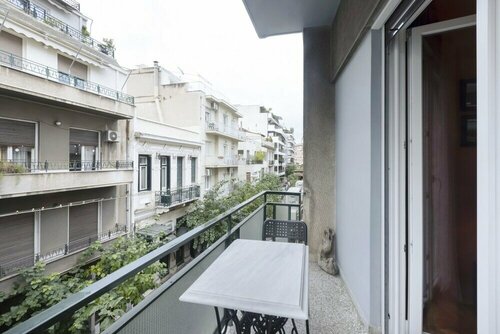 Prime Location 2BR next to the Acropolis, Забронировать Отель Неос-Космос Афины