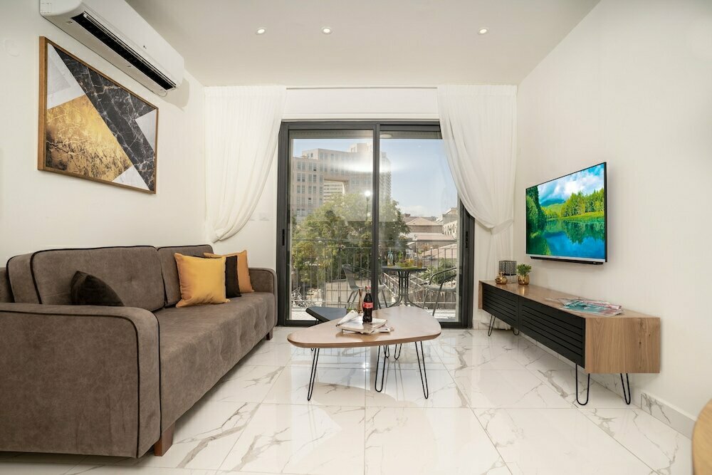 Eshel Suites