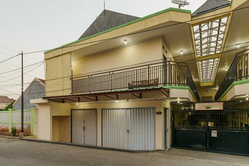 RedDoorz Syariah near RS Mitra Keluarga Depok, Reservar Hotel Depok 