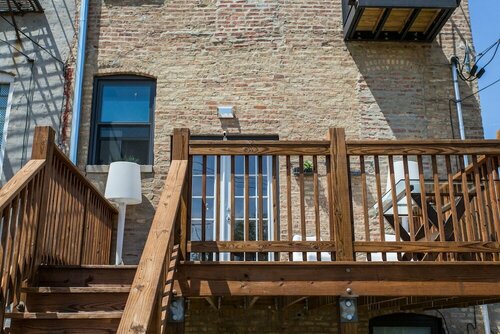 Chicago Daily Rentals Hostel, จอง เกสท์เฮาส์ Bronzeville ชิคาโก