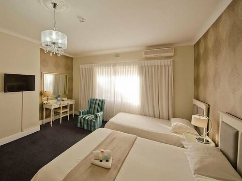 The Russel Hotel, Забронировать Отель Найсне Найсна