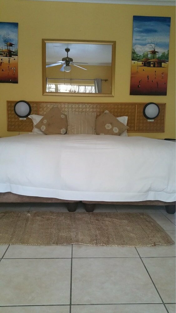 Flintstones Guest House Fourways