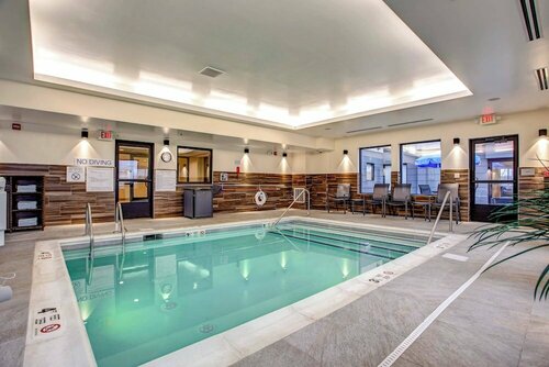 Fairfield Inn & Suites Springfield Holyoke, Rezervovat Hotel Holyoke Massachusetts