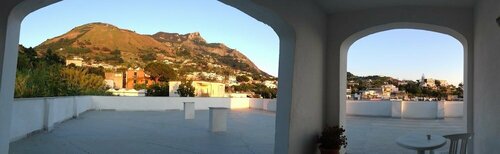 Villa Thomas BB conduzione familiare, Buchen Sie Bed & Breakfast Hotels in Forio d'Ischia mit Pool, Schwimmbad