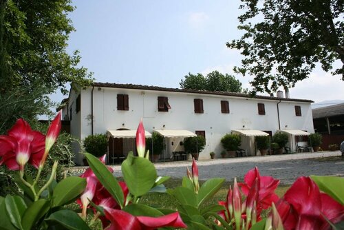 Agriturismo La Pisana, Забронировать Отель Сан-Джулиано-Терме Тоскана