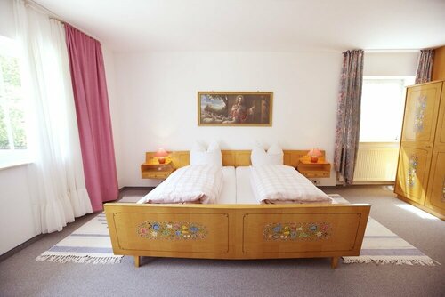 Gästehaus Huber, Reserva ahora Hostal o pensión Hoteles en Baviera con aparcamiento, Aparcamiento