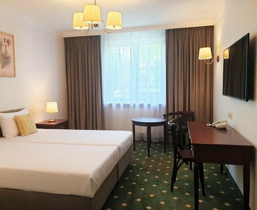 Businessman Institute, Book Hotel Hoteller i Masovia med parkering, Parkering