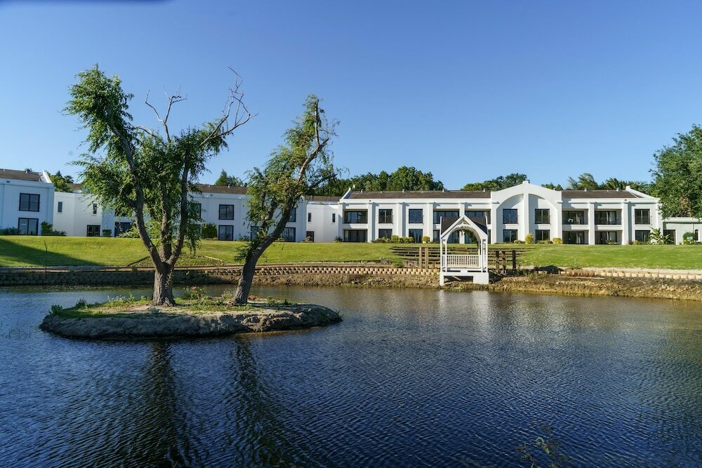 Lord Charles Hotel