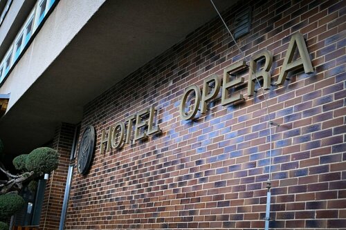 Hotel Opera, Book Hotel Hoteller i Central Bohemia med parkering, Parkering