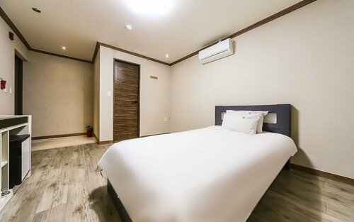 Potato Motel, Забронировать Мотель Отели Кёнджу с парковкой, рядом с Колодец Чэмэджон, Парковка