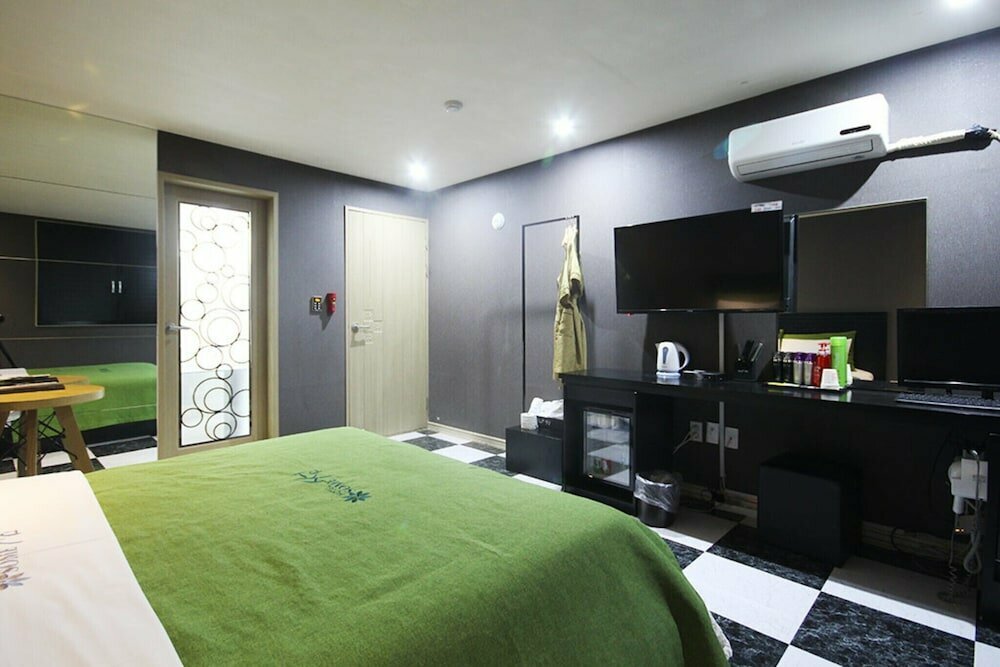 Hotel Some