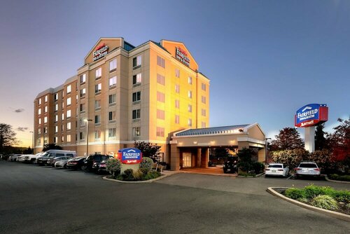 Fairfield Inn & Suites Woodbridge, Забронировать Отель Авенел North Jersey