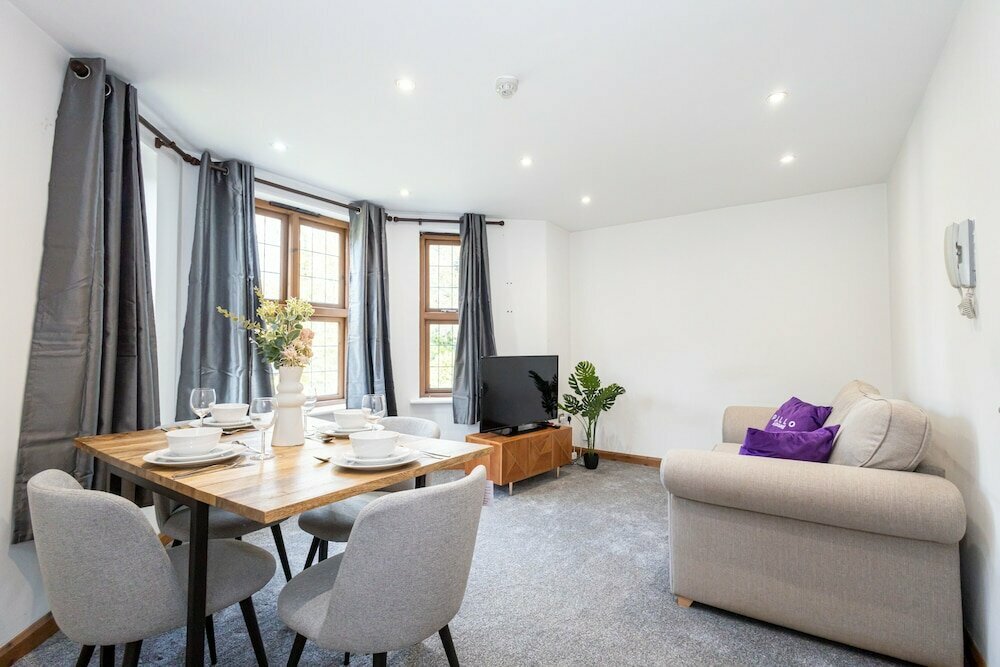 Pillo Rooms - Abbey Lodge