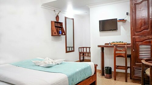 OYO 15155 Hotel Mart View, Rezerwuj Hotel Koczin Nowe Delhi