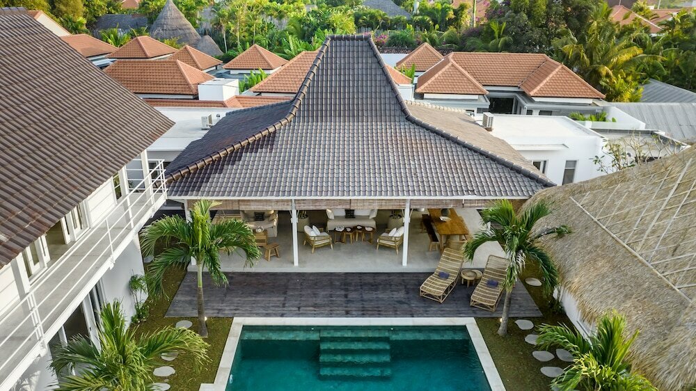 A Casa Di Renucci by Alfred in Bali
