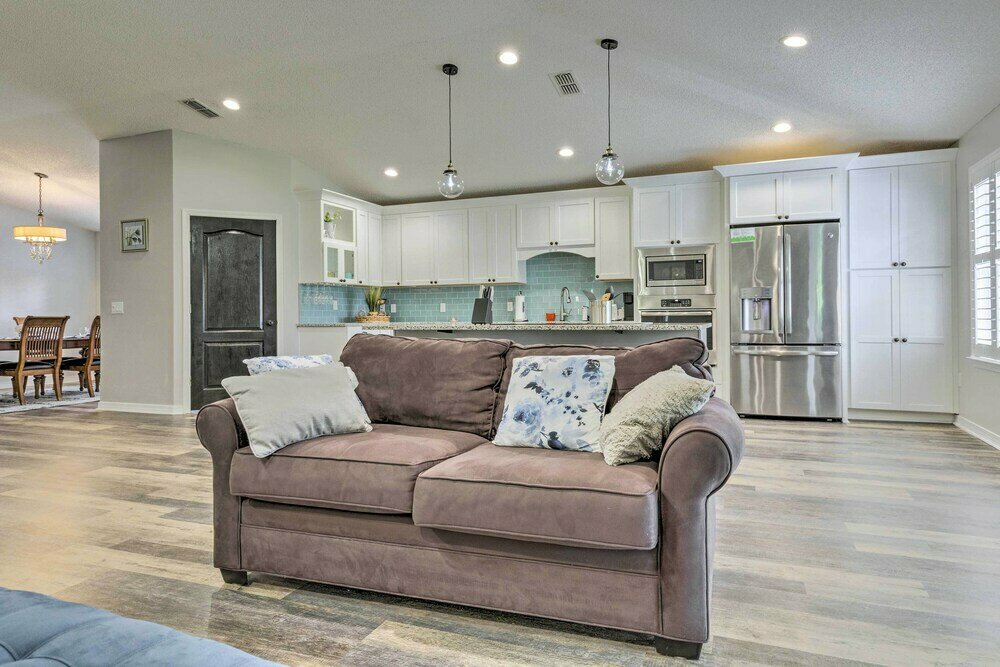 Spacious Home w Sunroom, 15 Mi to Pensacola!