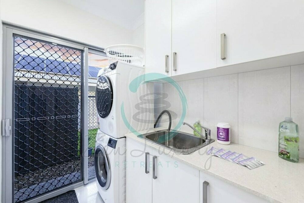 Zenhouse Stylish - 3br Home near Shops