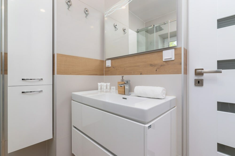 Apartment Gromadzka With A/C by Renters