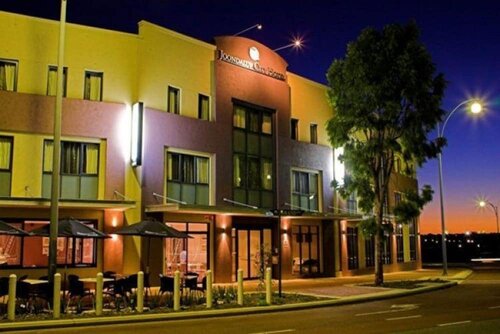 Joondalup City Hotel, Buchen Sie Hotel Hotels in Joondalup mit Parkplatz, Parkplätze