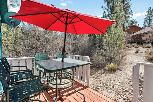 Juniper's Cottage, Забронировать Дом для отпуска Отели San Bernardino Mountains с парковкой, Парковка