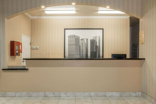 Super 8 by Wyndham Brookshire TX, Buchen Sie Hotel Brookshire Texas