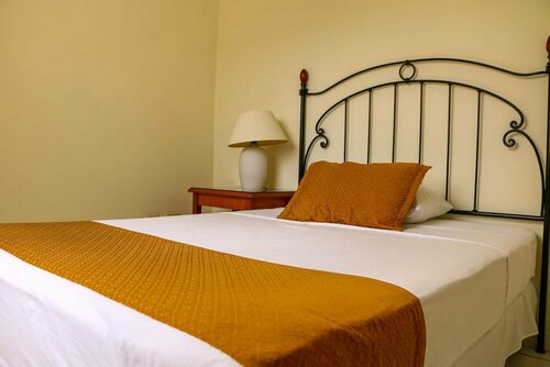 Hotel Villa Serena San Benito, Забронировать Отель Сан-Сальвадор San Salvador Department