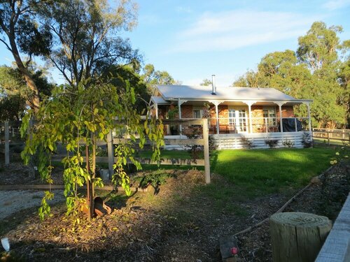 Honeyeater Cottage, Забронировать Дом для отпуска Севиль Долина Ярра