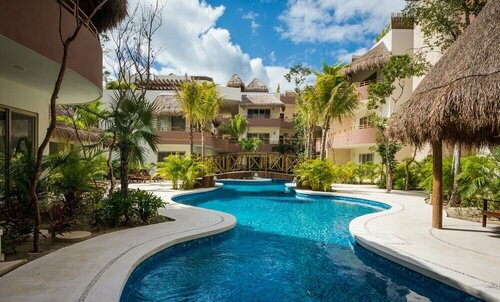 Anam 1 bedroom apartment with balcony sleeps 3