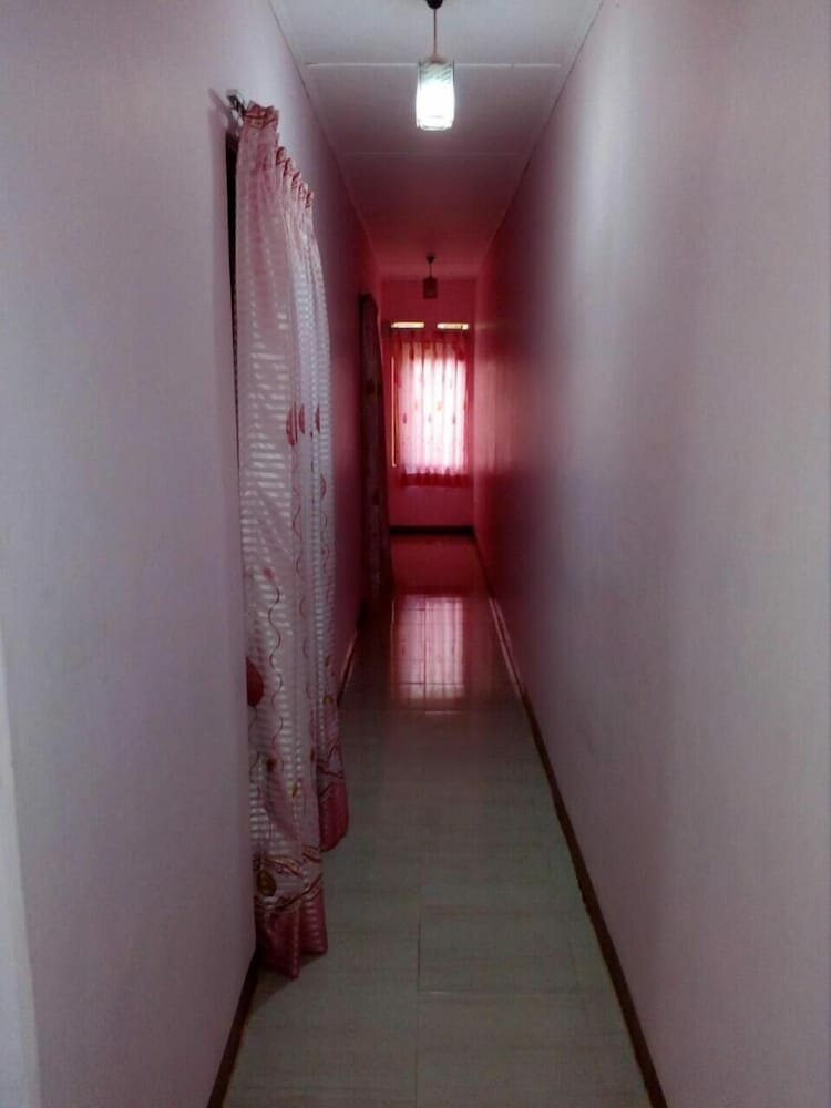Lizzie Villa Guest House