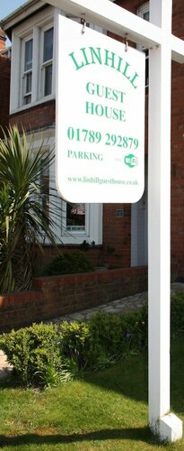 Linhill Guest House, Забронировать Гостевой дом Отели Стратфорд-апон-Эйвон с парковкой, рядом с Стратфордский ипподром, Парковка