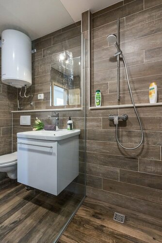 Apinelo Port Rooms, Забронировать Гостевой дом Сплит Брач