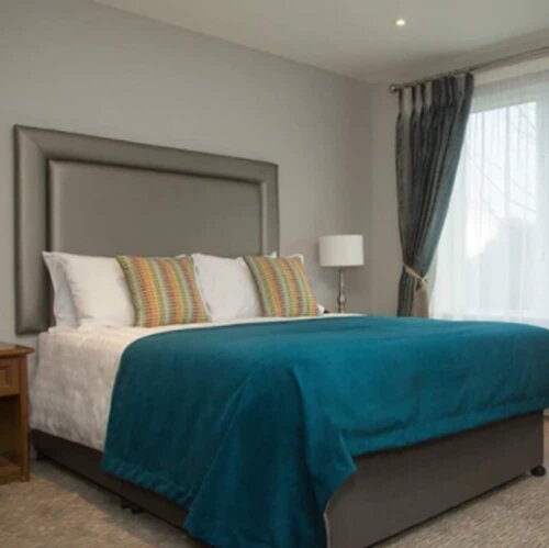 Longcourt House Hotel, Book Hotel  