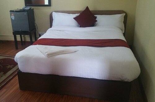 Hotel Holy Temple Tree & Chautari Cafe, Забронировать Отель Катманду провинция Багмати-Прадеш