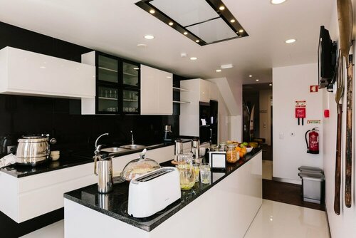 Lisbon South Hostel, Забронировать Хостел Алмада Costa Azul, рядом с Каса да Черка