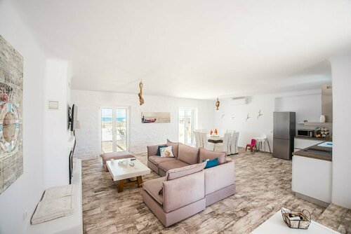 Hip Family Pool Villa