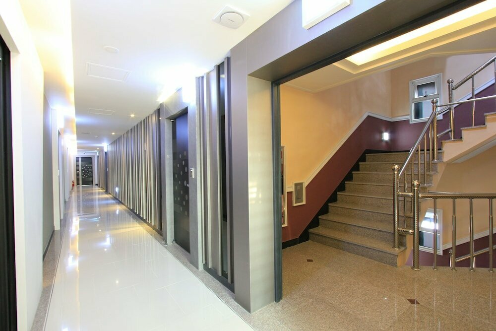 Couple Hotel